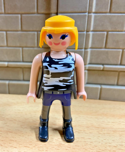 Playmobil female gangster